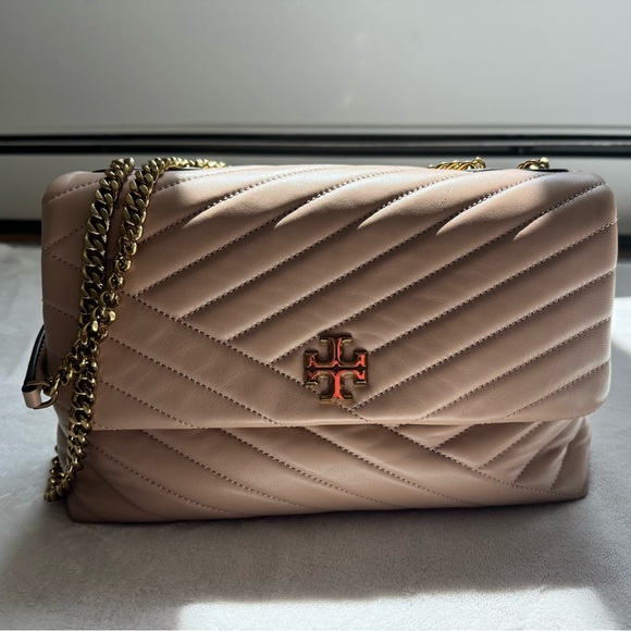 Tory Burch Kira Convertible Shoulder Bag in Devon Sand - Picture 3 of 7